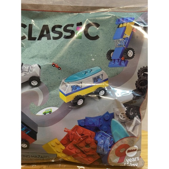 LEGO Classic: 90 Years of Cars 30510 Yellow Surfer Van 71 pcs - Picture 3 of 4